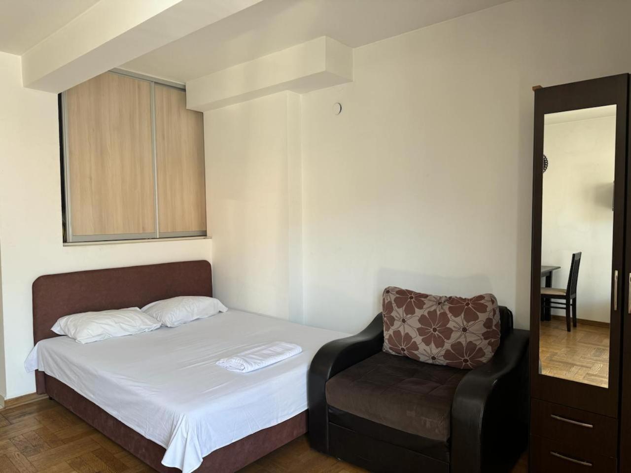 Apartments Montreal Budva Zimmer foto